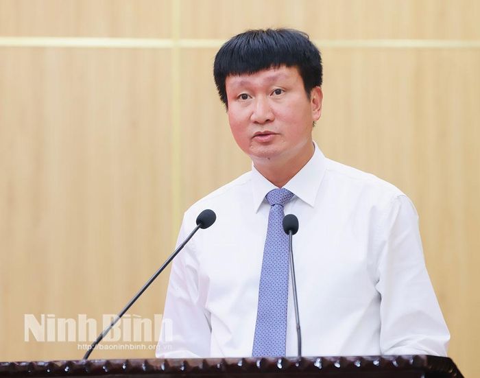 Đồng chí Trần Huy Tuấn, Ủy viên Trung ương Đảng, Bí thư Tỉnh ủy phát biểu chỉ đạo tại hội nghị.