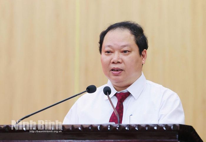 Đồng chí Vũ Hồng Hiên, Ủy viên Ban Thường vụ Tỉnh ủy, Chủ nhiệm UBKT Tỉnh ủy phát biểu tại hội nghị.
