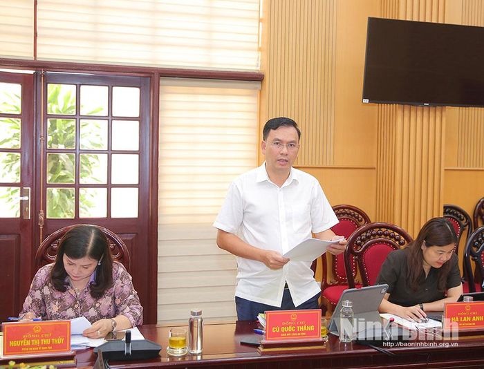 Đồng chí Cù Quốc Thắng, Ủy viên Ban Thường vụ Tỉnh ủy, Giám đốc Công an tỉnh phát biểu tại phiên họp.