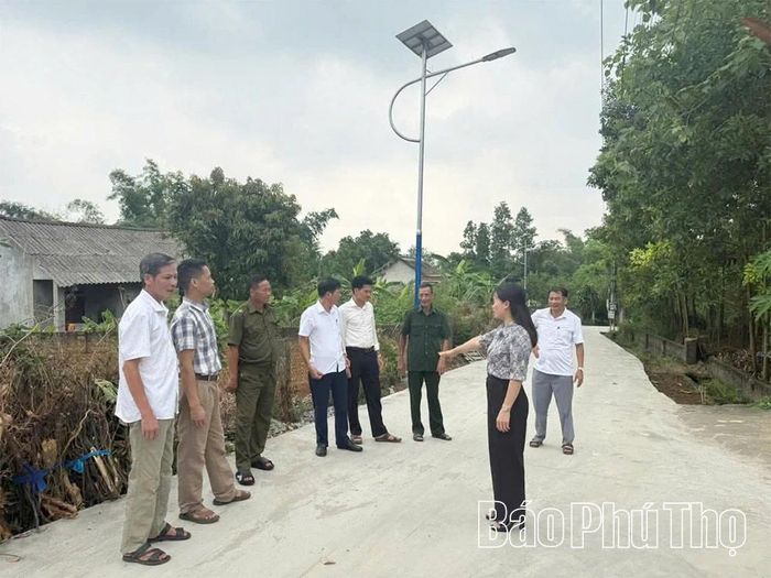 Tuyến đường bê tông liên thôn tại xã Vân Bán góp phần nâng cao chất lượng tiêu chí giao thông trong xây dựng nông thôn mới.