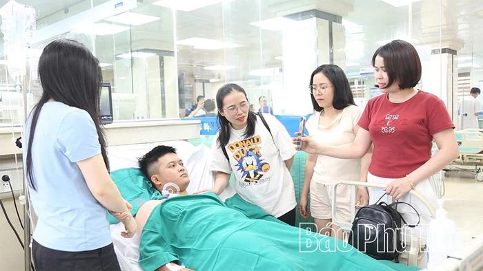 Bệnh nhân tỉnh táo, giao tiếp được với người nhà sau 72 giờ được hồi sức tích cực.