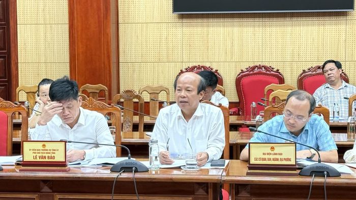 Đồng chí Võ Nguyên Thủy, Giám đốc Báo và phát thanh, truyền hình Quảng Trị phát biểu tại buổi làm việc - Ảnh: N.L
