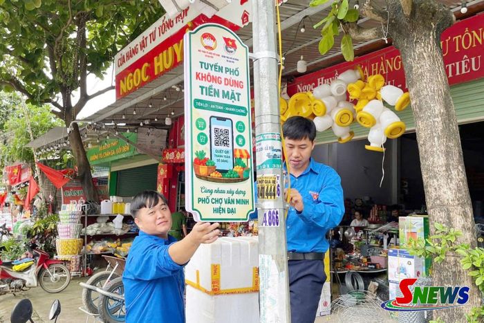 Mô hình “Tuyến phố không dùng tiền mặt” của Đoàn thanh niên xã Gia Phù.