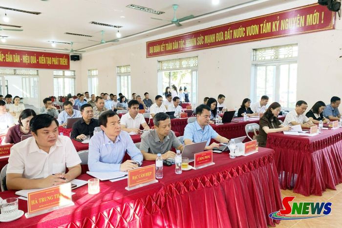 Các đại biểu dự hội nghị.