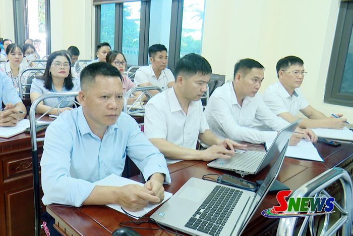 Các đại biểu tham gia hội nghị tập huấn.