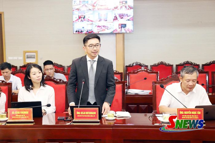 Lãnh đạo Ngân hàng Phát triển Châu Á phát biểu tại cuộc làm việc.