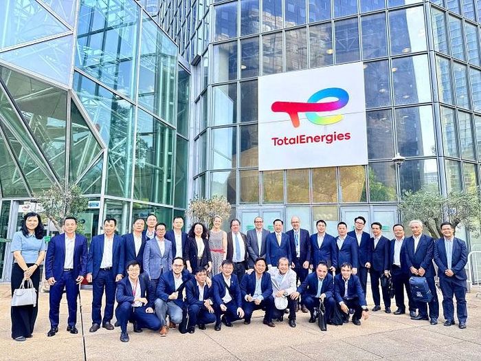 Vinachem làm việc với Tập đoàn TotalEnergies, trao đổi về xu hướng chuyển đổi năng lượng và phát triển công nghiệp bền vững