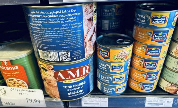 Sản phẩm cá ngừ đóng hộp của Việt Nam bày bán tại siêu thị Aten Market, thành phố Hurghada, tỉnh Biển Đỏ