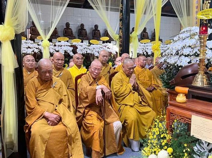 Chư tôn giáo phẩm chứng minh lễ truy niệm