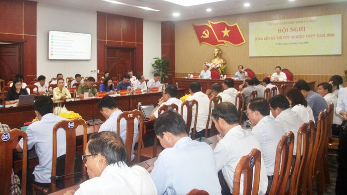 Quang cảnh hội nghị tổng kết công tác chỉ đạo và tổ chức Kỳ thi tốt nghiệp THPT năm 2026 tại tỉnh Cà Mau.