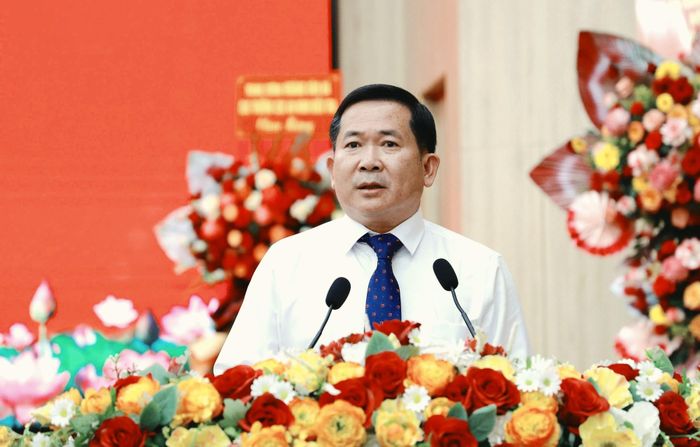 Tân Phó bí thư Tỉnh ủy An Giang Đinh Văn Nơi phát biểu nhận nhiệm vụ.