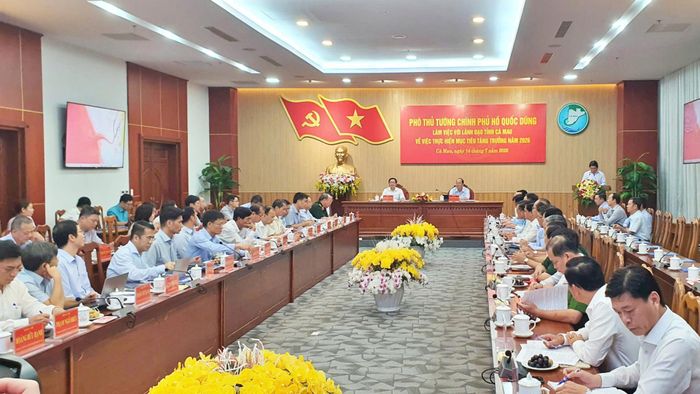 Quang cảnh buổi làm việc của Phó Thủ tướng Chính phủ Hồ Quốc Dũng với lãnh đạo tỉnh Cà Mau về thực hiện mục tiêu tăng trưởng năm 2026.