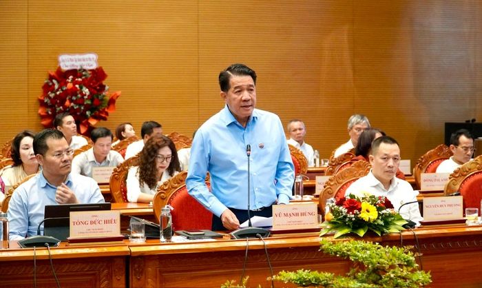 Ông Vũ Mạnh Hùng, Trưởng ban đối ngoại của Hiệp hội doanh nghiệp châu Âu tại Việt Nam (EuroCham), Chủ tịch HĐQT Tập đoàn Hùng Nhơn phát biểu ý kiến, trình bày những khó khăn vướng mắc cũng như hiến kế cho tỉnh Gia Lai.