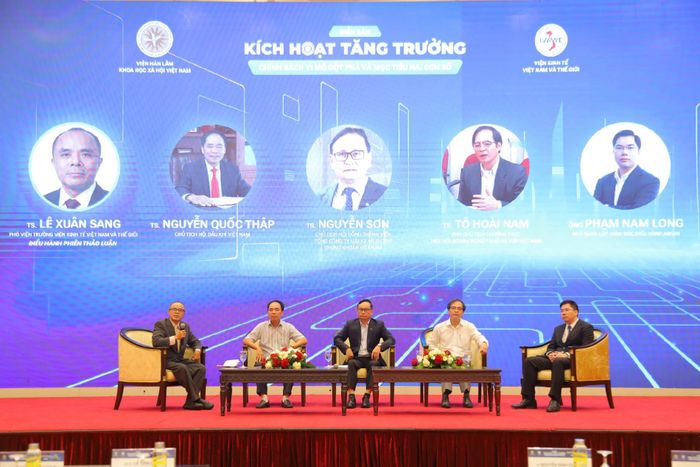 Toàn cảnh phiên thảo luận mở tại Diễn đàn. 