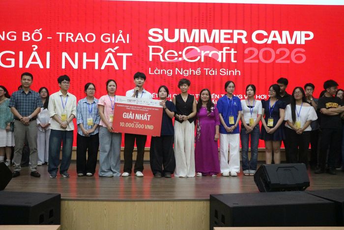 Ban Tổ chức trao giải cho các nhóm có đề án nổi bật, ghi nhận nỗ lực của sinh viên trong việc tiếp cận làng nghề bằng tư duy liên ngành, đồng thời khuyến khích các hướng sáng tạo có khả năng kết nối di sản với đời sống đương đại