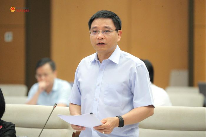 Phó Thủ tướng Chính phủ Nguyễn Văn Thắng giải trình tại phiên họp