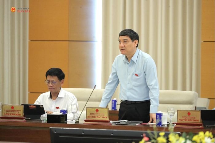 Chủ nhiệm Ủy ban Văn hóa và Xã hội Nguyễn Đắc Vinh phát biểu