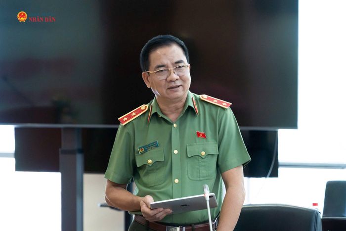 Phó Chủ nhiệm Ủy ban Quốc phòng, An ninh và Đối ngoại, Trung tướng Nguyễn Minh Đức phát biểu