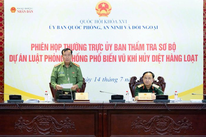 Chủ nhiệm Ủy ban Quốc phòng, An ninh và Đối ngoại, Thượng tướng Lê Tấn Tới phát biểu