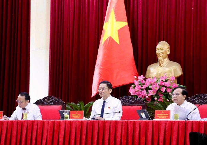 Chủ tọa kỳ họp