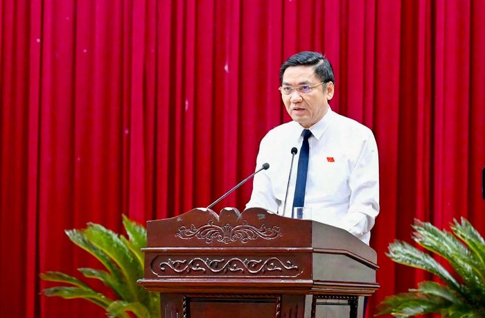 Phó Bí thư Thường trực Tỉnh ủy, Chủ tịch HĐND tỉnh Hoàng Nghĩa Hiếu phát biểu bế mạc kỳ họp