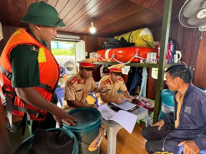 Mỗi chuyến tàu xuất bến đều được kiểm tra chặt chẽ nhằm bảo đảm an toàn cho hành khách.