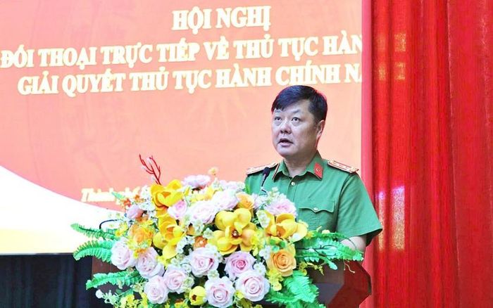 Đại tá Nguyễn Đình Dương, Phó Giám đốc Công an Thành phố Hồ Chí Minh phát biểu tại buổi đối thoại.