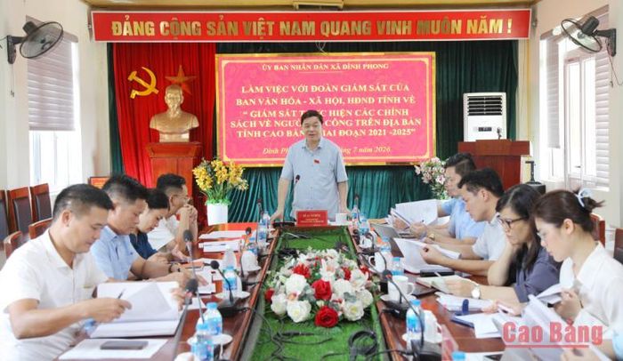 Đồng chí La Văn Hồng, Trưởng Ban Văn hóa - Xã hội, HĐND tỉnh phát biểu kết luận buổi giám sát.