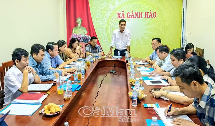 Đồng chí Hoàng Đình Liêm, Trưởng Ban pháp chế HĐND tỉnh Cà Mau phát biểu kết luận buổi giám sát.
