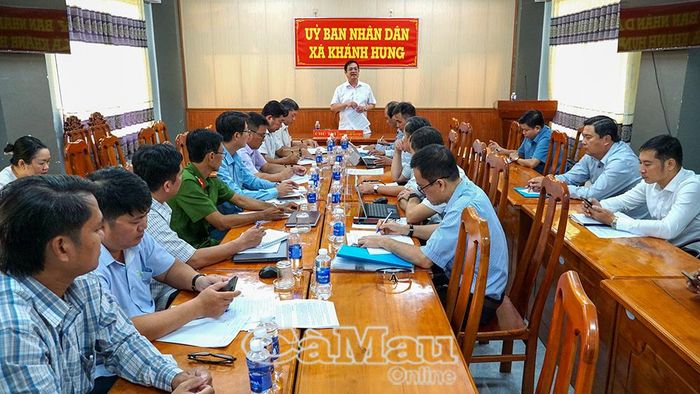 Đoàn công tác làm việc với UBND xã Khánh Hưng.