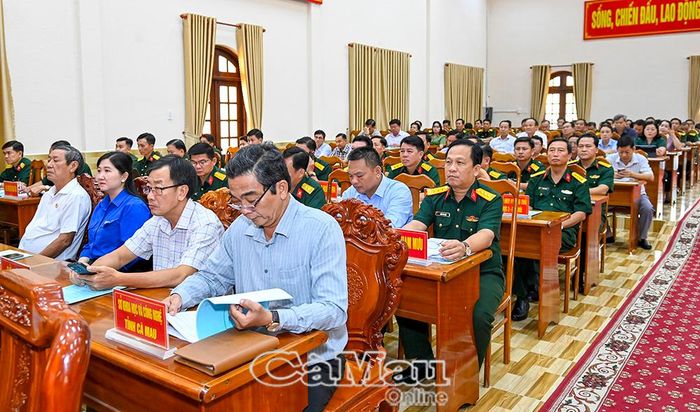 Lãnh đạo các sở, ban, ngành tỉnh; các phòng, ban, cơ quan, đơn vị trực thuộc Bộ Chỉ huy Quân sự tỉnh; cùng lãnh đạo 64 xã, phường trên địa bàn tỉnh tham dự hội nghị.