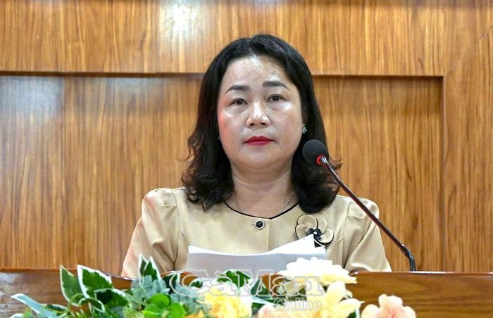 Đồng chí Trương Thanh Xuân, Chủ tịch Ủy ban MTTQ Việt Nam xã Phước Long, trình bày tham luận về kết quả triển khai các mô hình số, góp phần thúc đẩy chuyển đổi số trong hệ thống Mặt trận.