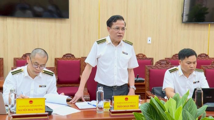 Phó Kiểm toán trưởng KTNN khu vực III Trần Doãn Phúc phát biểu tại Hội nghị. Ảnh: baoquangngai