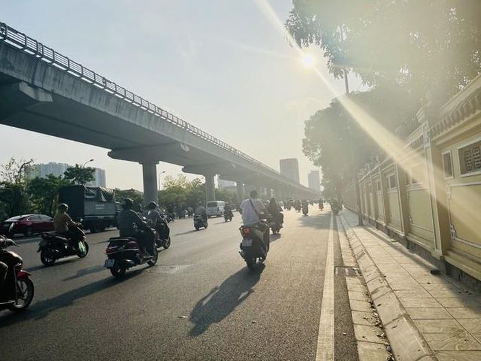 Hà Nội và miền Bắc nắng nóng, chiều tối có mưa dông. Ảnh minh họa