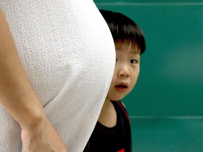 Áp lực nuôi dạy một đứa trẻ.