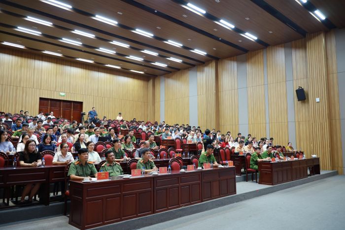 Quang cảnh hội nghị