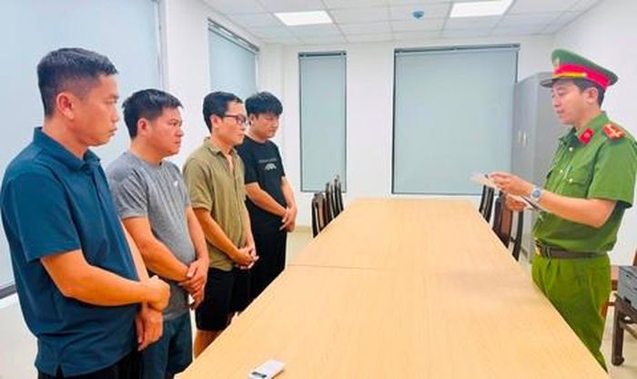 Cơ quan CSĐT Công an TP Huế khởi tố, bắt tạm giam các đối tượng.