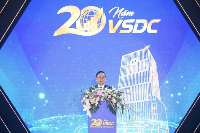 Ông Nguyễn Sơn – Chủ tịch HĐTV phát biểu khai mạc Lễ kỷ niệm 20 năm.