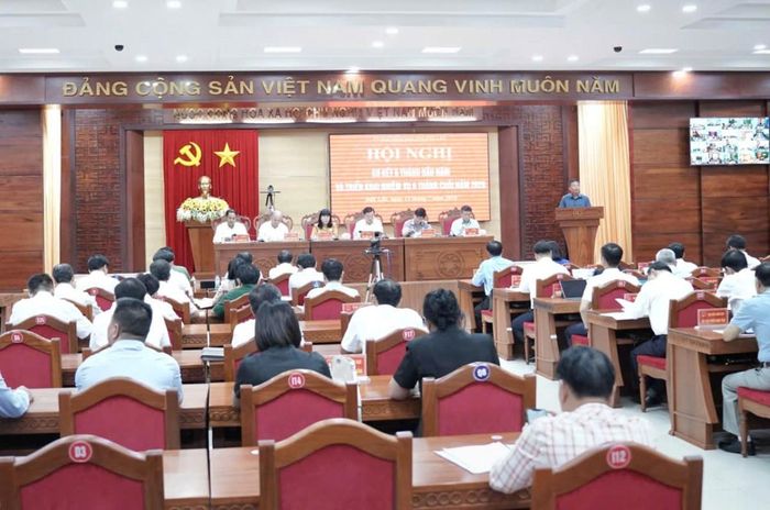 Toàn cảnh hội nghị.