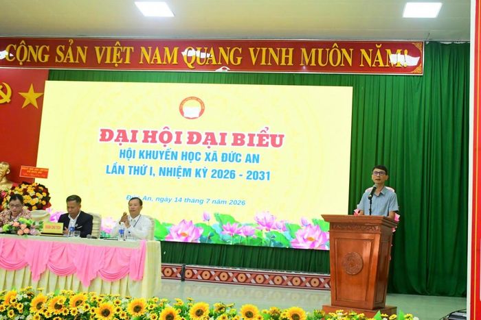 Đồng chí Nguyễn Nam Thắng, Ủy viên Ban Thường vụ Đảng ủy, Trưởng Ban Xây dựng Đảng xã Đức An phát biểu tại Đại hội