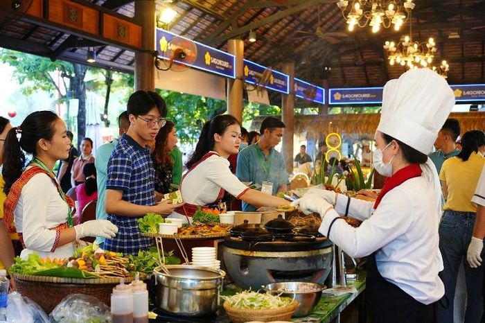 Ẩm thực đang được xem là thế mạnh của du lịch Việt Nam. Ảnh: M.H