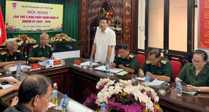 Phó Vụ trưởng Vụ Tổ chức phi chính phủ, Bộ Nội vụ Nguyễn Tiến Đạo phát biểu tại hội nghị. Ảnh: Hà Nam