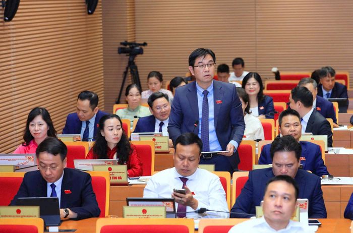 Đại biểu Nguyễn Văn Thắng tham gia thảo luận. Ảnh: Thành Thái