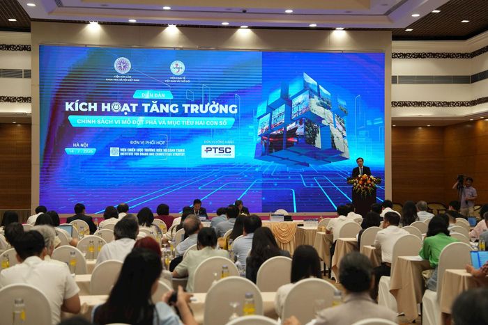 Quang cảnh Diễn đàn “Kích hoạt tăng trưởng: Chính sách vĩ mô đột phá và mục tiêu hai con số”. Ảnh: PV