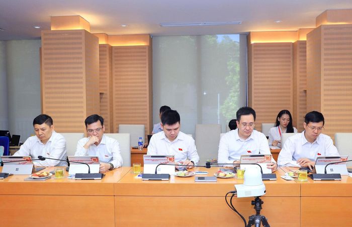 Các đại biểu tại Tổ thảo luận số 4. Ảnh: Thành Thái