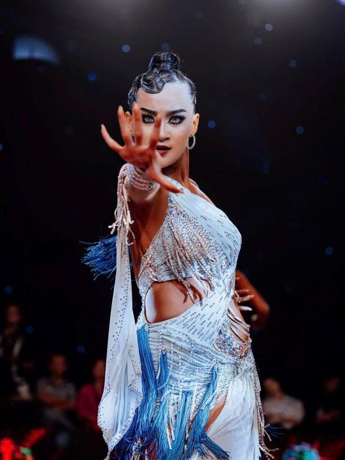 Vận động viên dancersports Nguyễn Hoàng Ngọc giành ngôi vô địch đơn nữ Latin tại Giải vô địch châu Á 2026. Ảnh: KTA