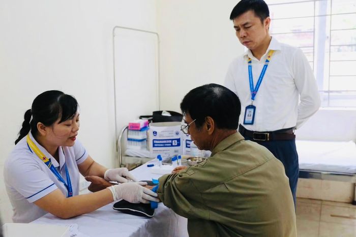 Hơn 700 trường hợp người có công trên địa bàn xã Sóc Sơn được khám sức khỏe miễn phí. Ảnh: CTV.