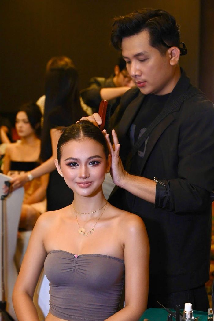 Lisa yêu thích thể thao, nhất là bóng đá và bóng bầu dục. Người đẹp nói lưu loát tiếng Việt, Anh, Pháp và có thể giao tiếp cơ bản tiếng Trung.