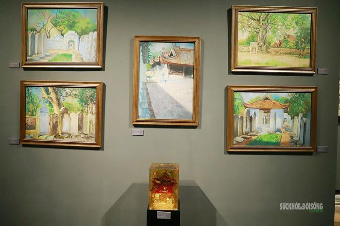 Dấu thời gian trên những tác phẩm.