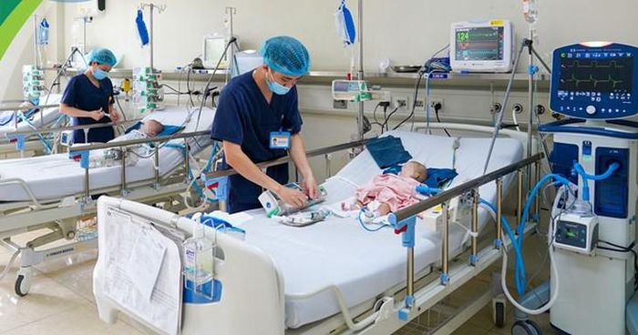 Adenovirus lây truyền qua đường giọt bắn, đường hô hấp giữa người với người. Ảnh BV